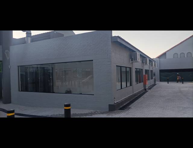 35M² BUSINESS CENTRE TO LET IN NELSPRUIT CENTRAL